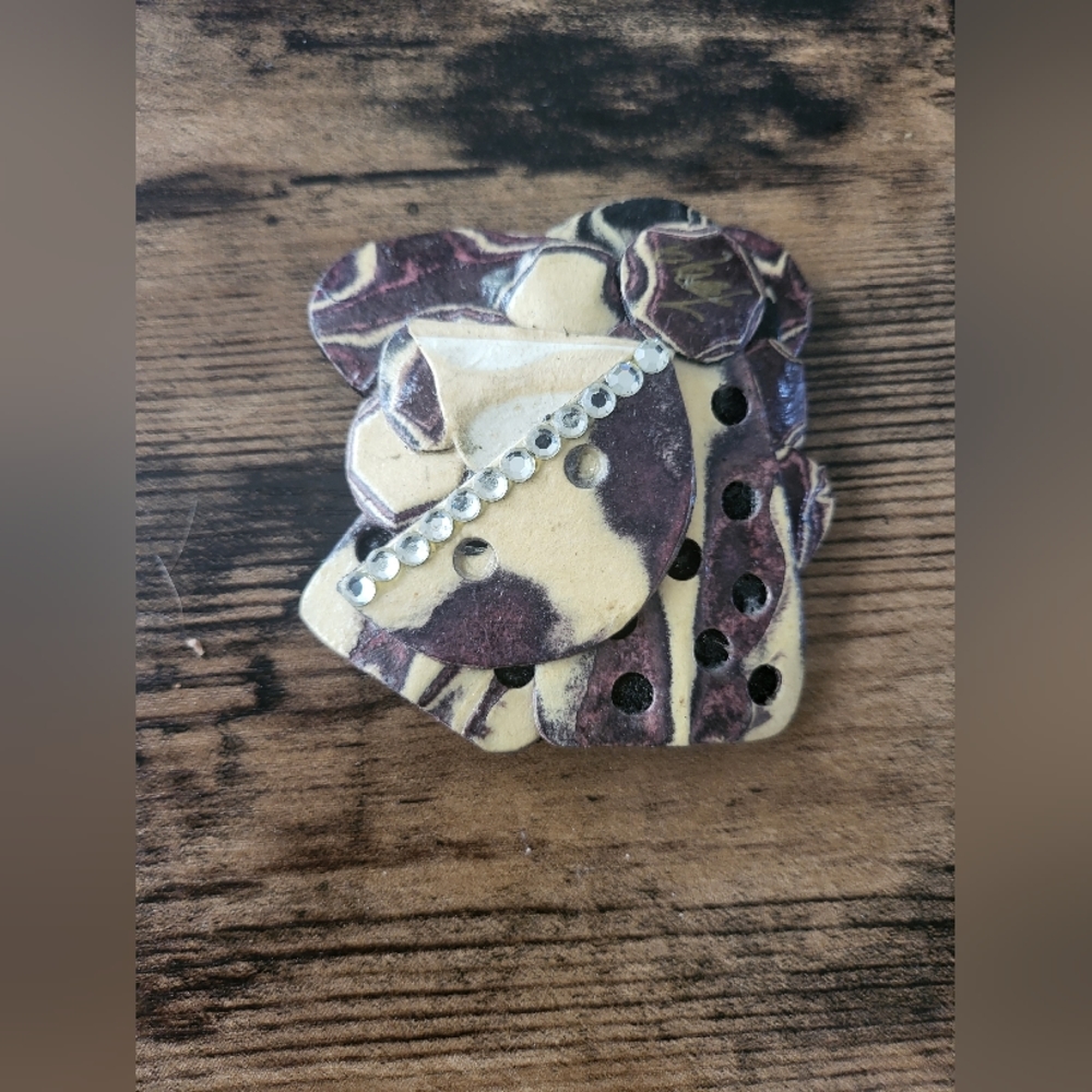 -1970's era broach -plastic-2 1/2 inch × 2 inch